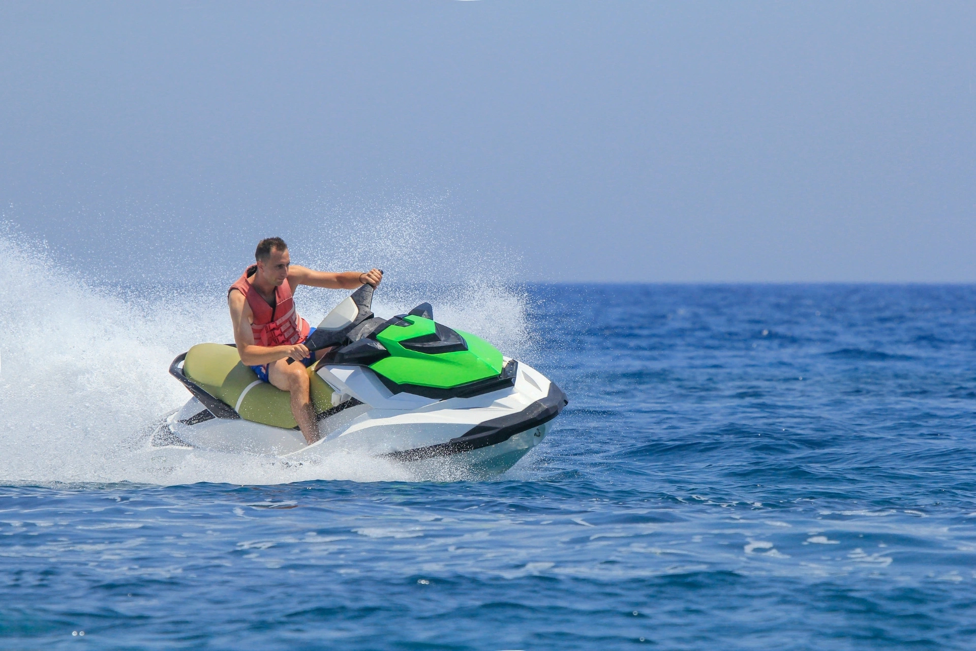 yacht rental with speed jet boat